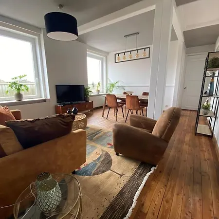 Super Zonnige En Ruime Penthouse 50m Zeedijk *