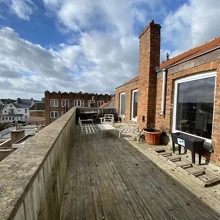 Apartman Super Zonnige En Ruime Penthouse 50m Zeedijk *