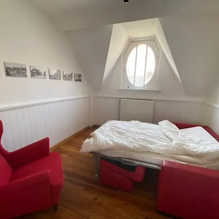 Super Zonnige En Ruime Penthouse 50m Zeedijk