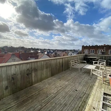 Super Zonnige En Ruime Penthouse 50m Zeedijk De Panne