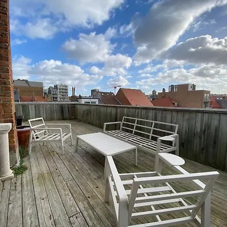 Super Zonnige En Ruime Penthouse 50m Zeedijk * De Panne