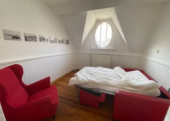 Super Zonnige En Ruime Penthouse 50m Zeedijk