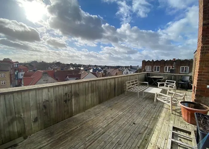 Super Zonnige En Ruime Penthouse 50m Zeedijk De Panne