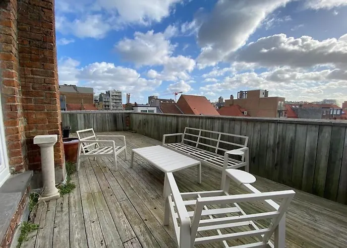 Super Zonnige En Ruime Penthouse 50m Zeedijk * De Panne